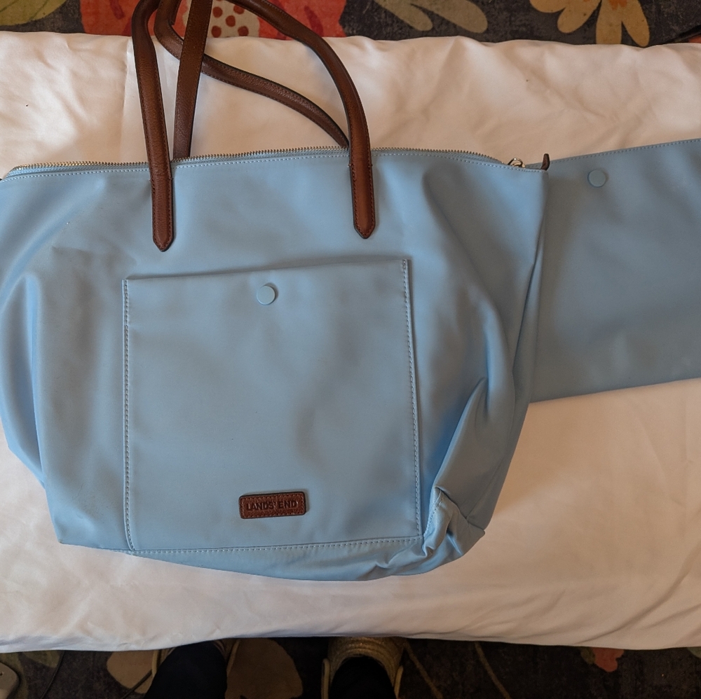 Lands' End Light Blue Tote with Brown Straps and Pouch
